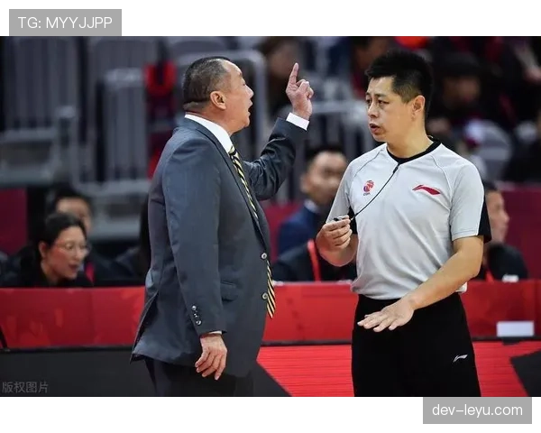 鲁莽犯规判罚标准揭秘:裁判如何区分犯规程度?
